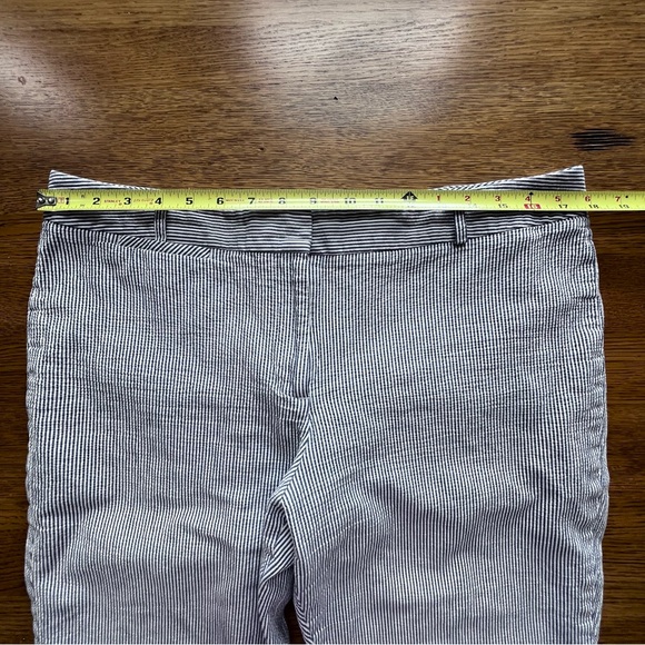 ⭐️ Talbot's Seersucker Capri Pants -Size 24 blue & white - Picture 9 of 14